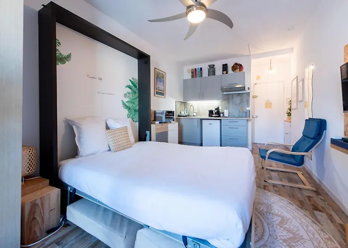 Le Festif Splendide Avec Loggia Au Carre D'or Apartamento